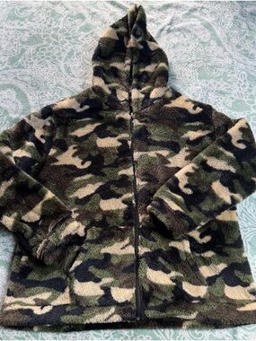 Rebel Raven Camo Plush Hooded Zip Jacket - Green Camo Size L